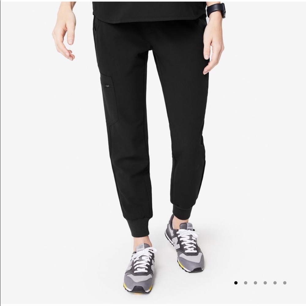 NWT Zamora Petite Jogger Scrub Pants